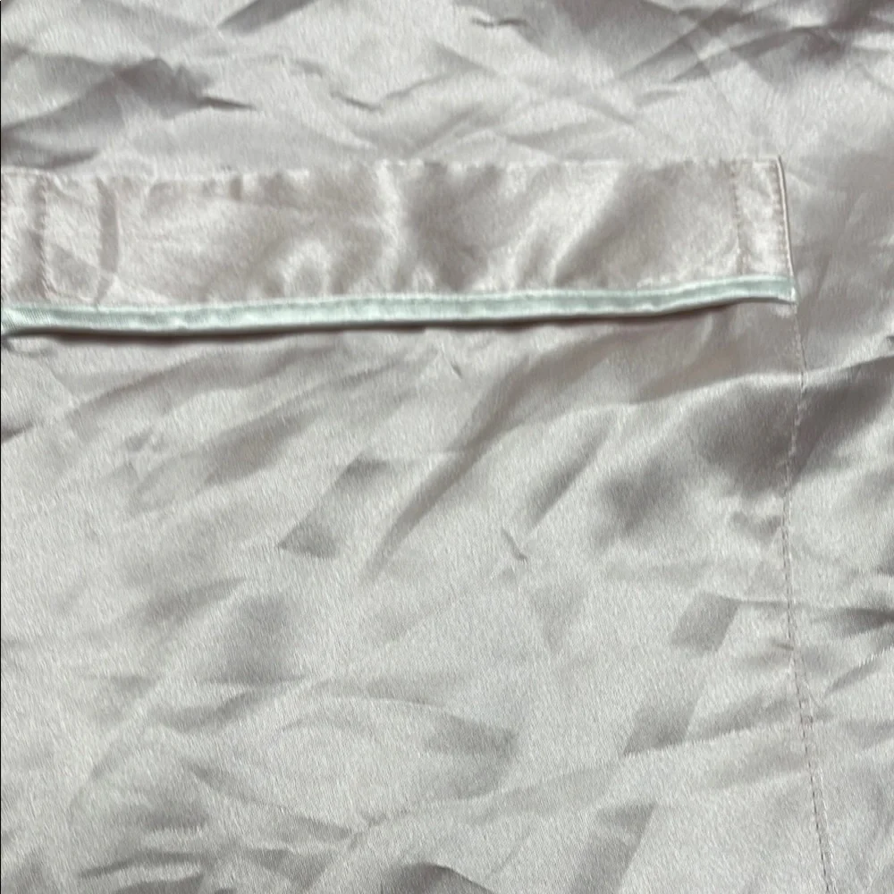 Victorias Secret satin pajama top in light pink, size large - Picture 3 of 5